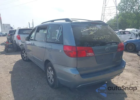 2004 Toyota Sienna Le z USA, uszkodzony, nr VIN 5TDZA23C24S004365